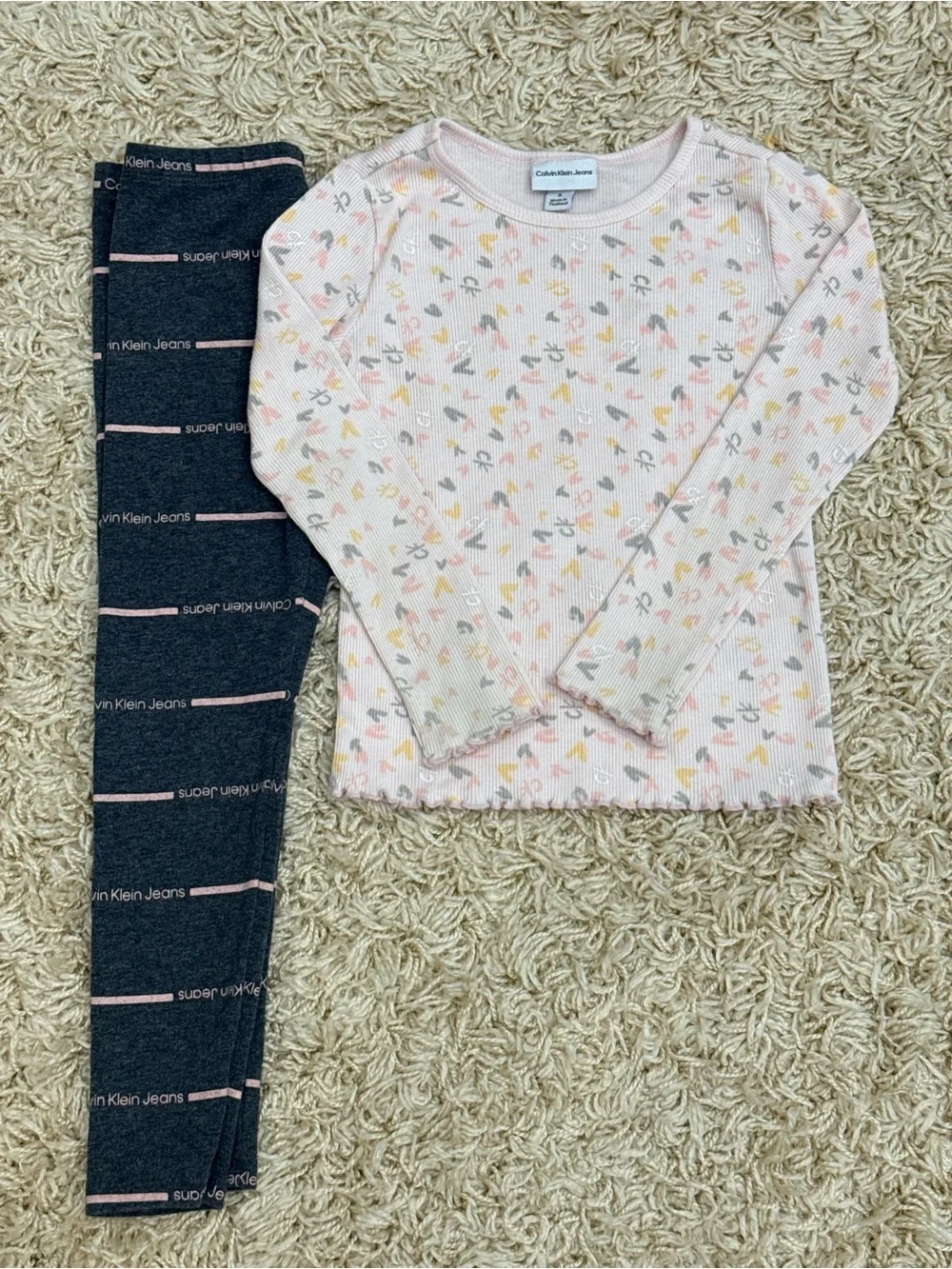Calvin Klein Jeans Heart Print Top & Leggings Set – Size S